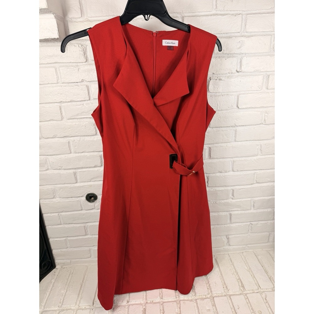 Officecore Calvin Klein Size 12 Red Sheath Dress Gold Buckle Sleeveless